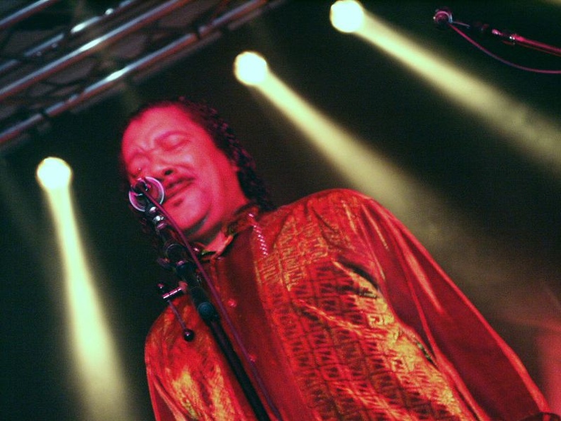 270903 184
